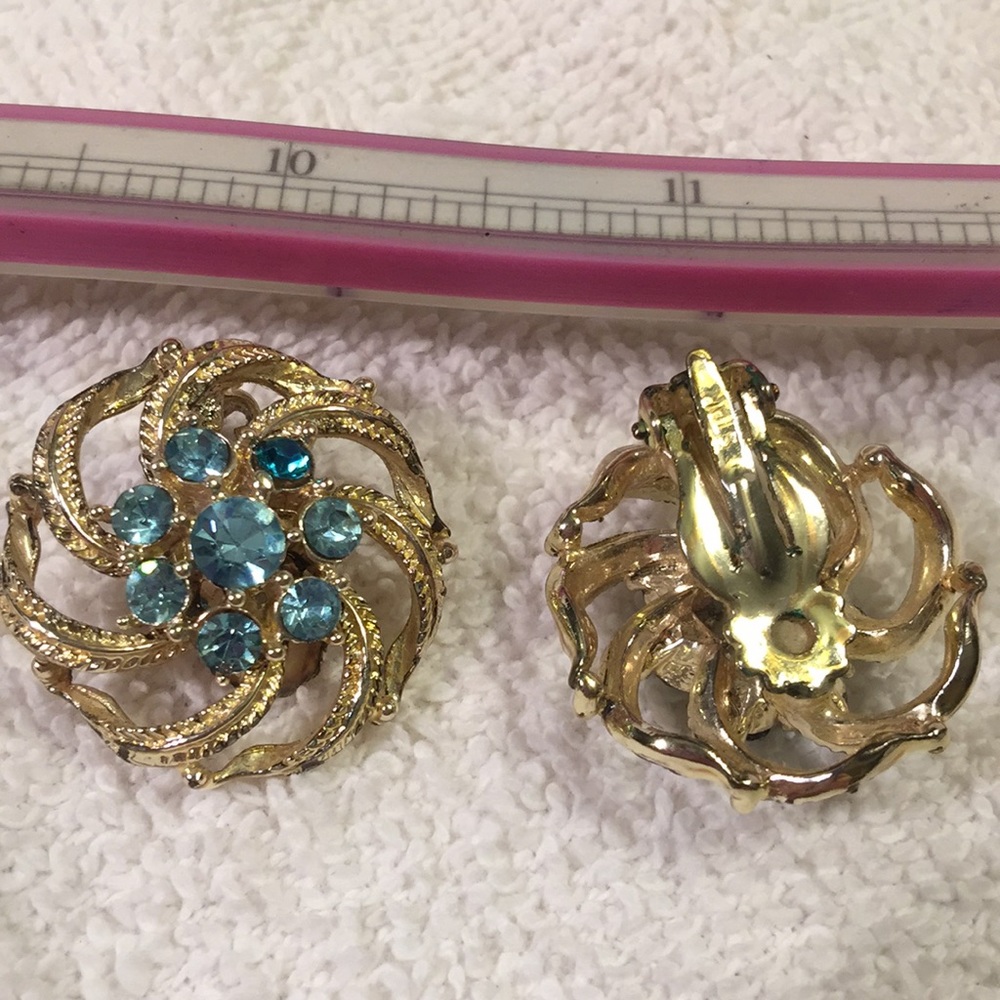 Vintage STAR Rhinestone Earrings - Picture 2 of 4